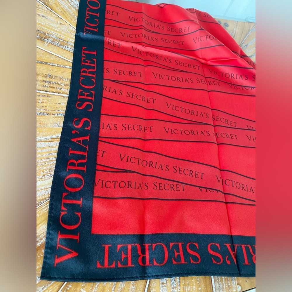 NWT Victoria’s Secret Logo Satin Scarf